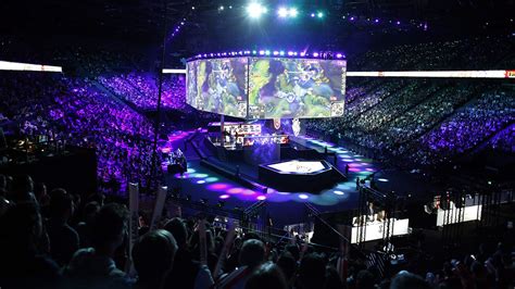 The 2019 League of Legends Worlds finals peaked at 44  .